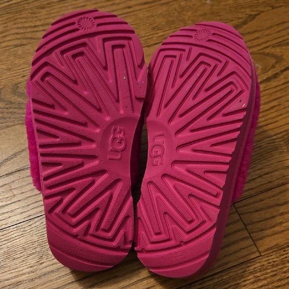 UGG Fluff Yeah Clog - Picture 6 of 7